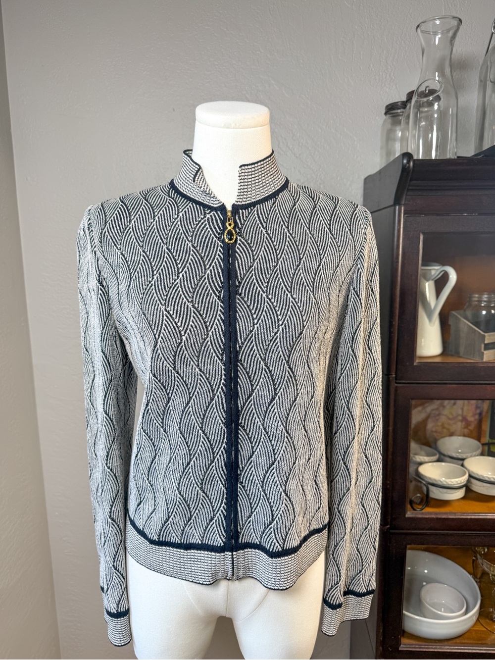 Vintage St. John Collection Knit Zip Front Jacket Black White Textured Size 4